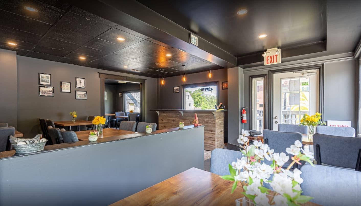 Guest photo from a Google review at Simon’s roadhouse bar and wings